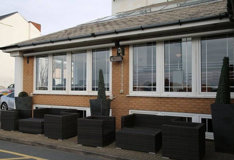 Отель Inn On The Prom At The Fernlea