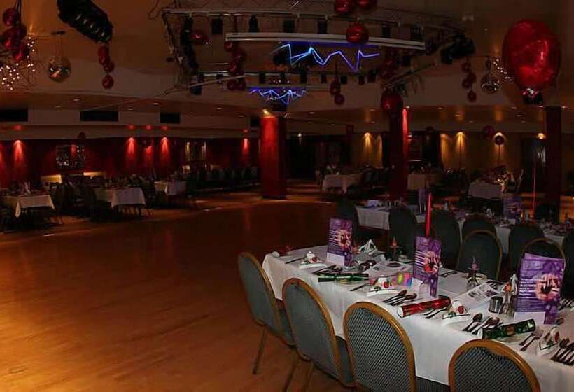 Отель Inn On The Prom At The Fernlea