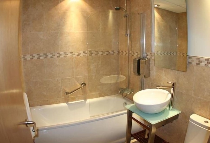 Отель Inn On The Prom At The Fernlea