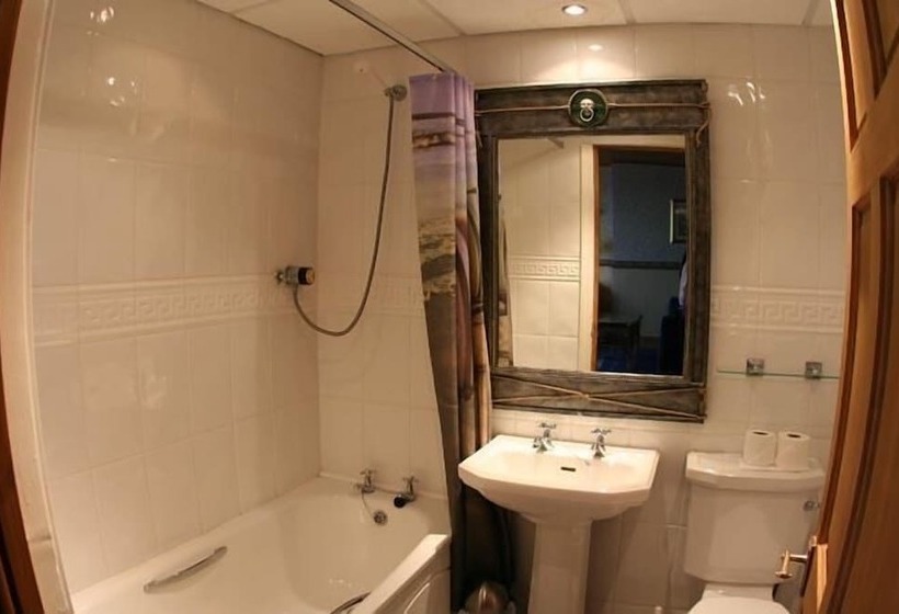 Отель Inn On The Prom At The Fernlea