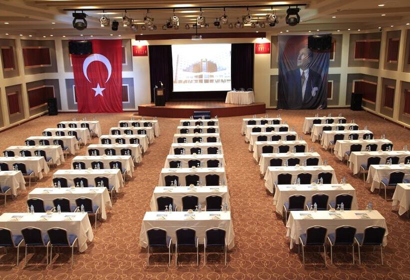 Kolin Hotel Spa & Convention Center