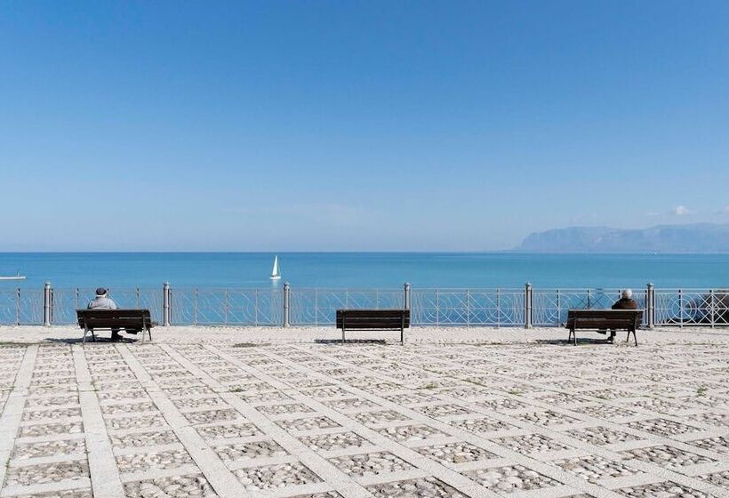 Отель La Piazzetta