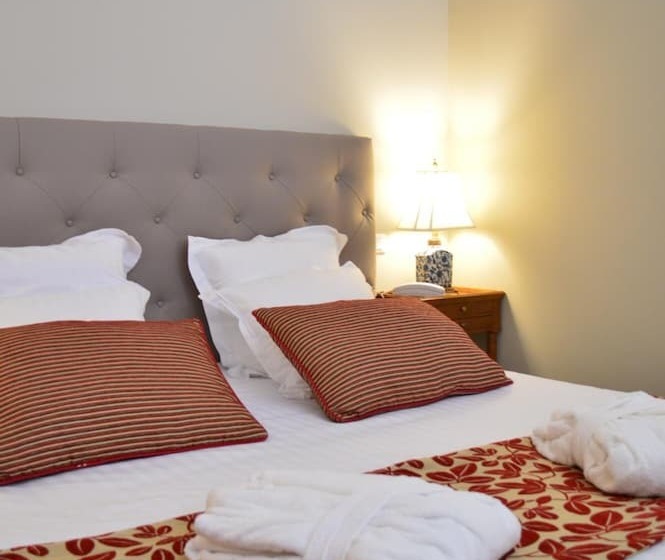 Отель Hôtel Le Château Fort De Sedan