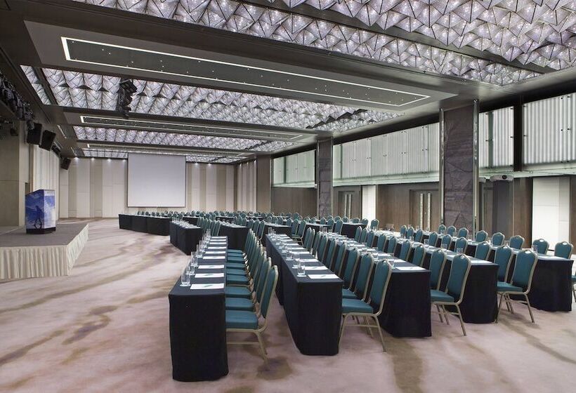 בית מלון כפרי Le Méridien Kota Kinabalu