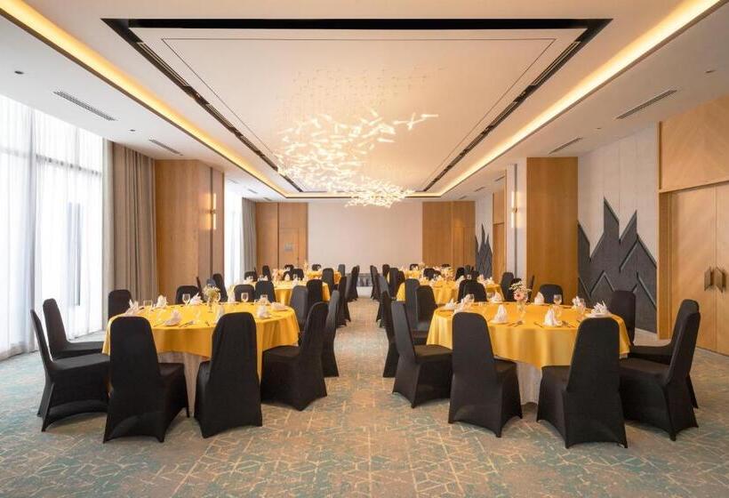 בית מלון כפרי Le Méridien Kota Kinabalu