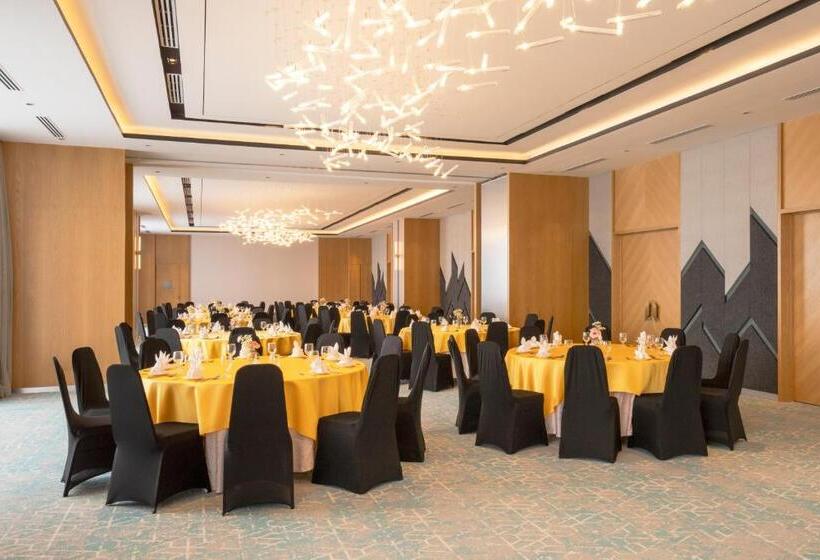 בית מלון כפרי Le Méridien Kota Kinabalu