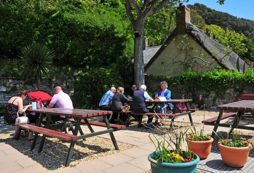 فندق Lulworth Cove Inn