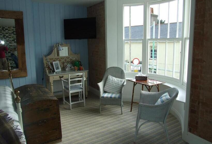 فندق Lulworth Cove Inn