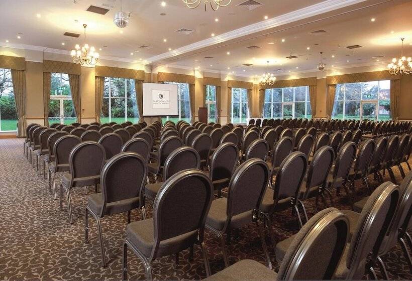 Macdonald Craxton Wood Hotel & Spa, Chester