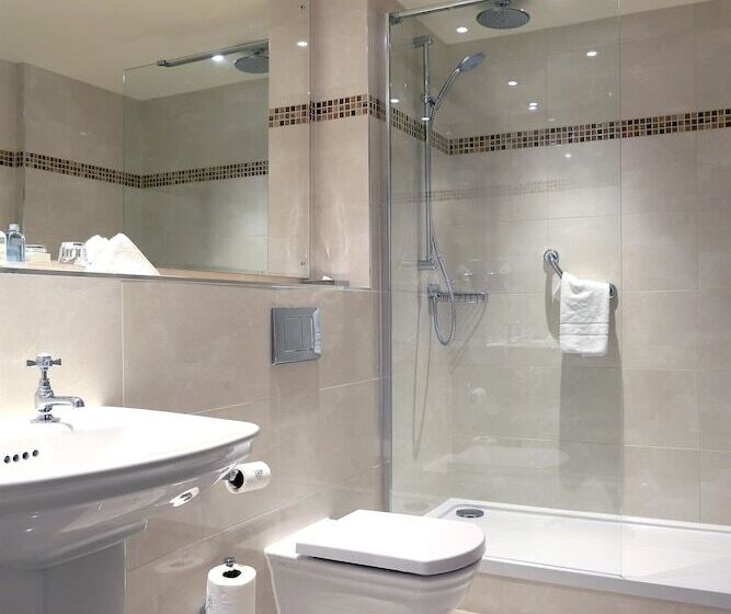 Macdonald Craxton Wood Hotel & Spa, Chester