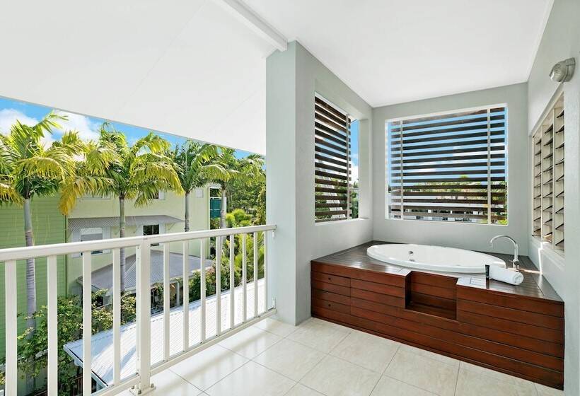 ホテル Mantra Aqueous On Port