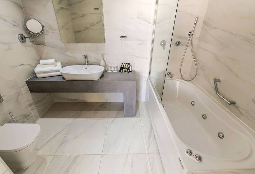 Отель Margadina