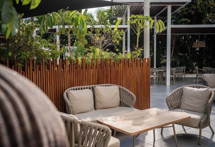 Отель Margadina