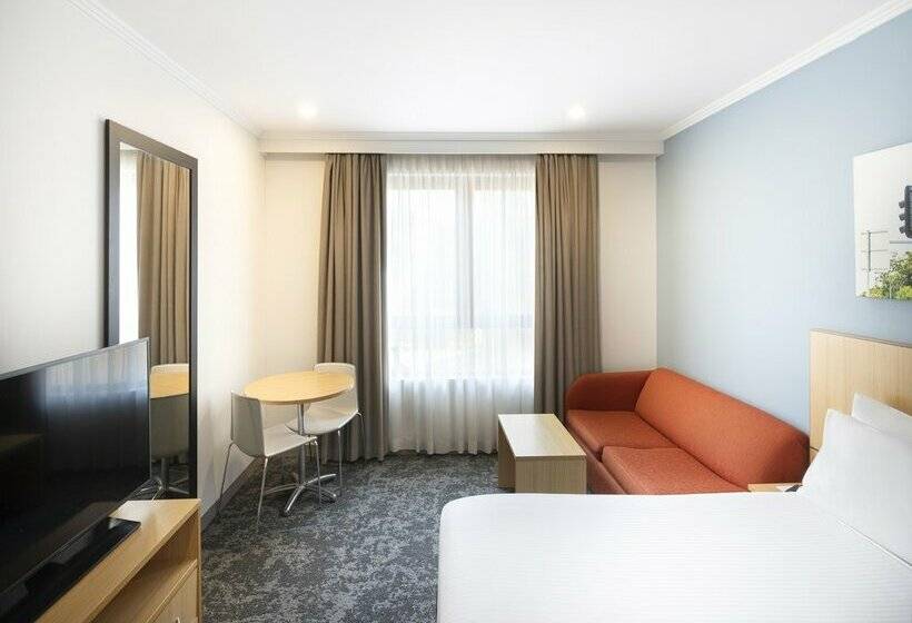 هتل Mercure Brisbane Garden City
