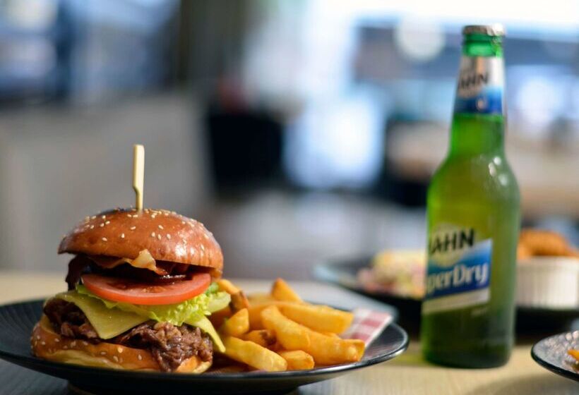 בית מלון כפרי Mercure Brisbane Garden City