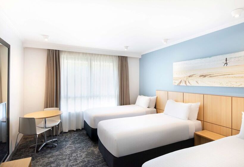 هتل Mercure Brisbane Garden City