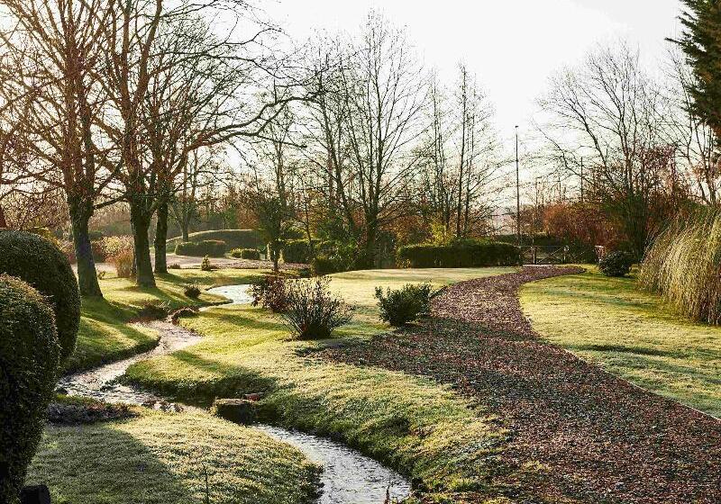 Отель Mercure Newbury West Grange