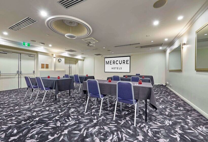 בית מלון כפרי Mercure Perth On Hay