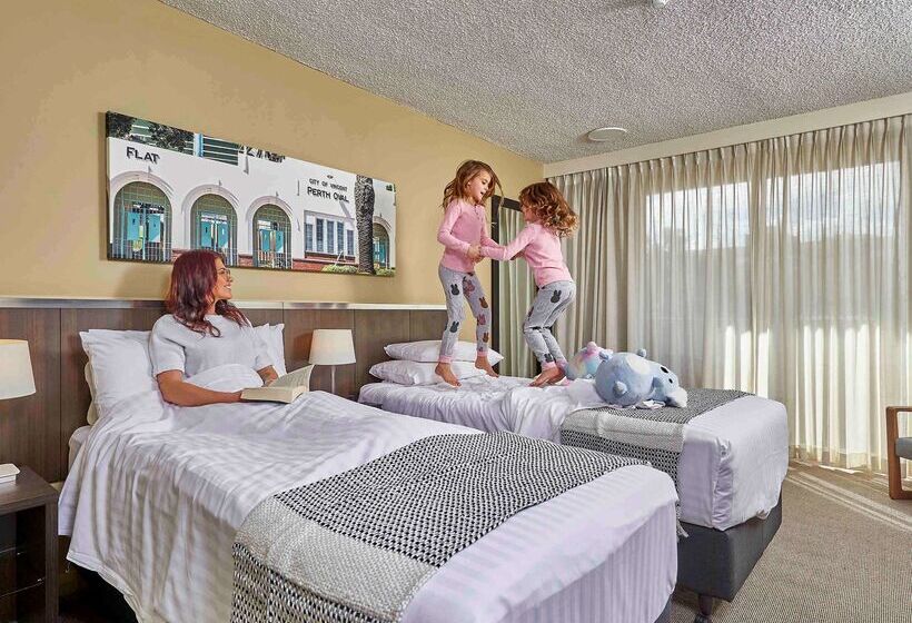 בית מלון כפרי Mercure Perth On Hay