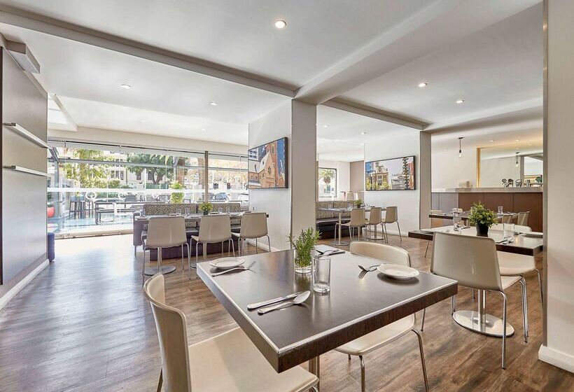 בית מלון כפרי Mercure Perth On Hay