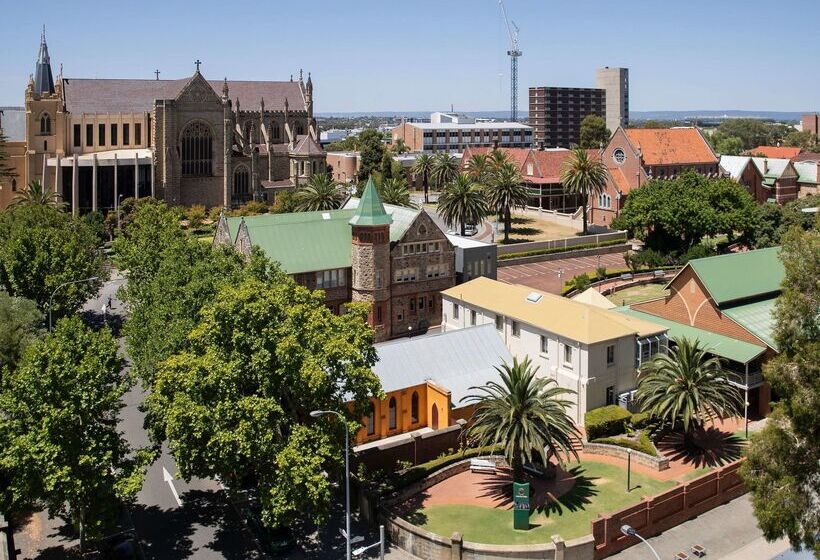 בית מלון כפרי Mercure Perth On Hay