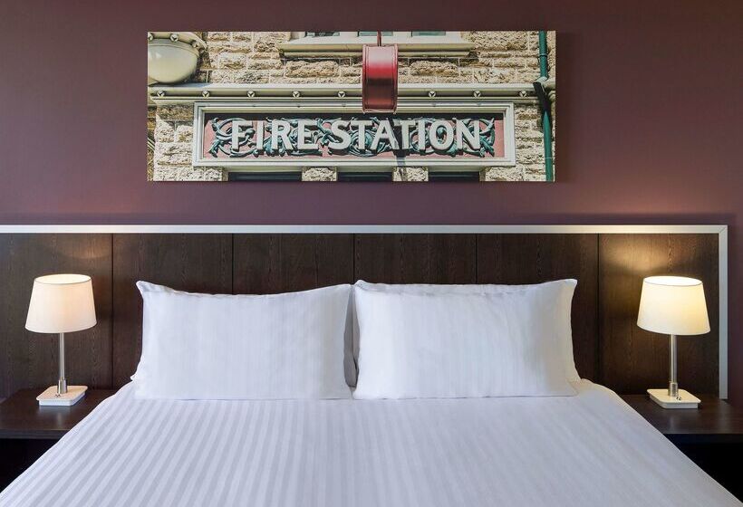 בית מלון כפרי Mercure Perth On Hay