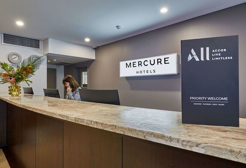 בית מלון כפרי Mercure Perth On Hay