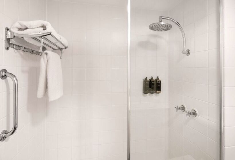 בית מלון כפרי Mercure Perth On Hay