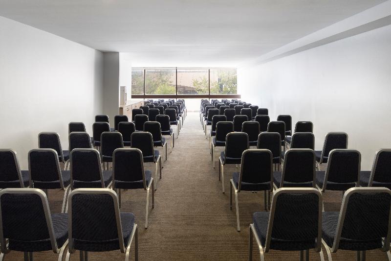 בית מלון כפרי Mercure Perth On Hay