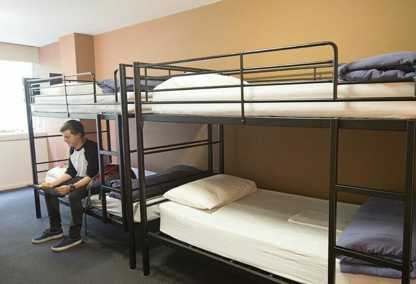 בית מלון כפרי Nomads Melbourne Backpackers