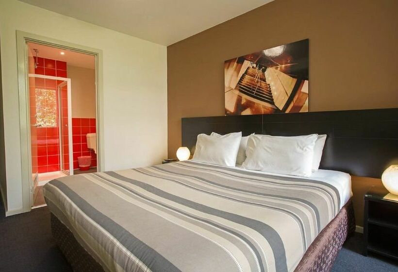 בית מלון כפרי Nomads Melbourne Backpackers