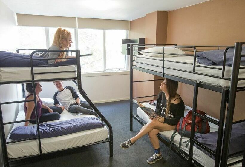 בית מלון כפרי Nomads Melbourne Backpackers