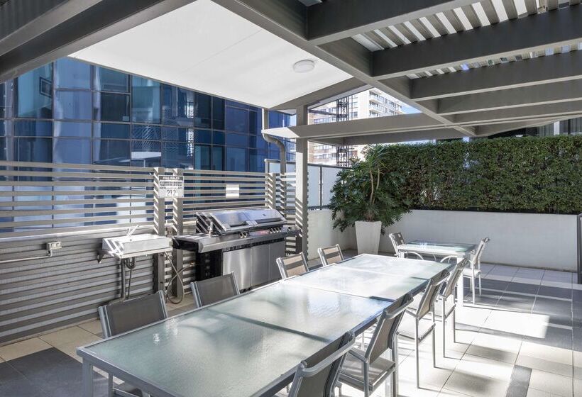 هتل Oaks Brisbane On Margaret Suites