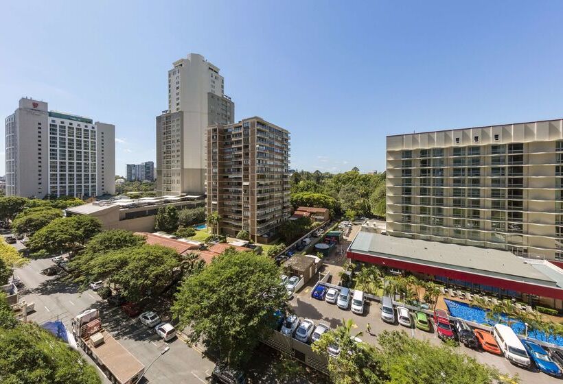 هتل Oaks Brisbane On Margaret Suites
