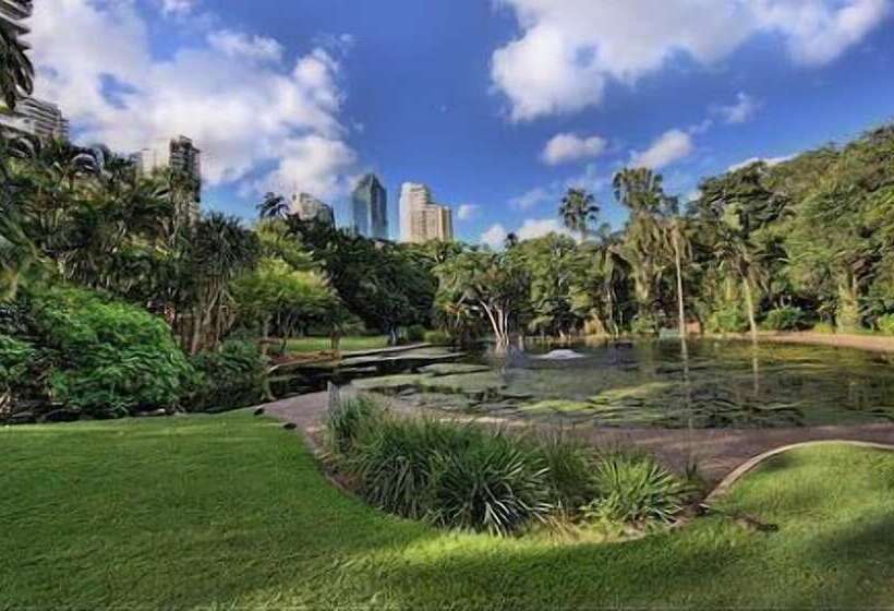 هتل Oaks Brisbane On Margaret Suites