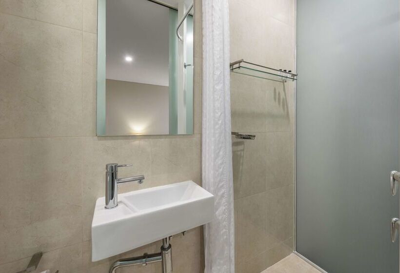 ホテル Oaks Melbourne On Collins Suites