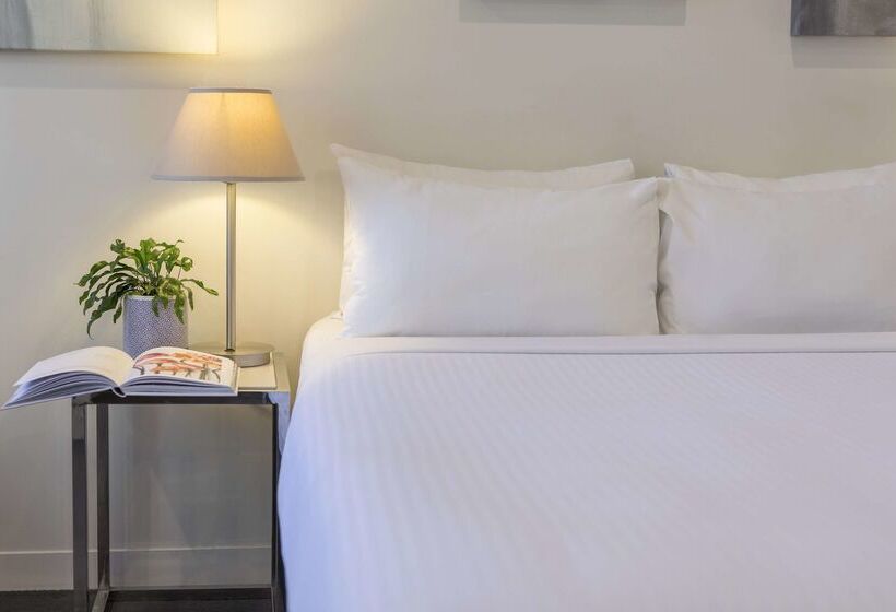 ホテル Oaks Melbourne On Collins Suites