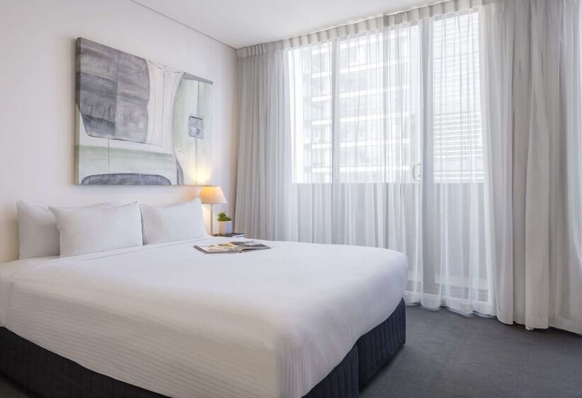 ホテル Oaks Melbourne On Collins Suites