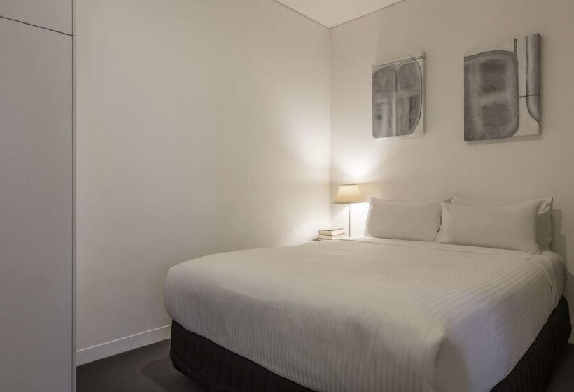 ホテル Oaks Melbourne On Collins Suites