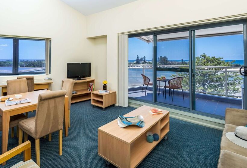 בית מלון כפרי Oaks The Entrance Waterfront Suites