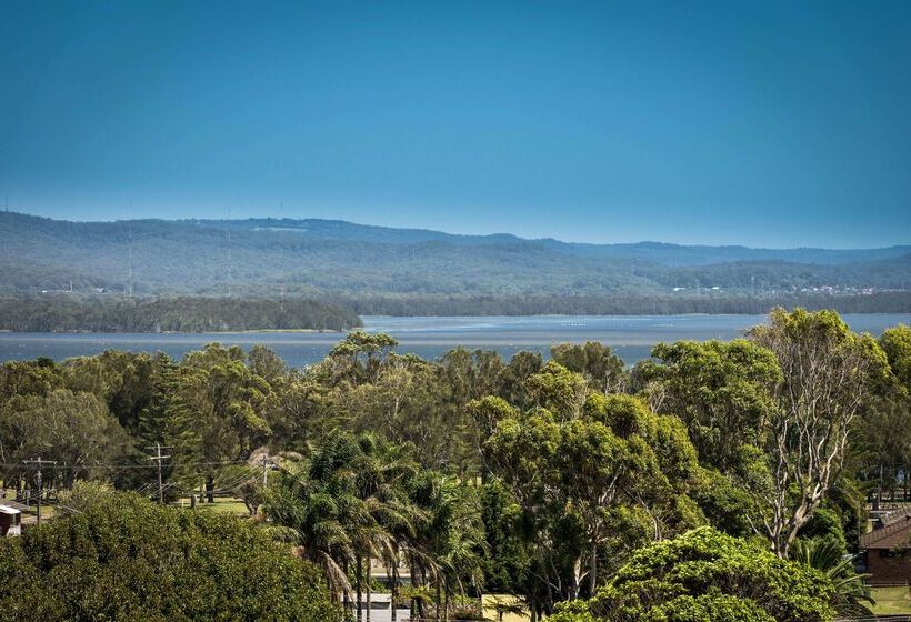 בית מלון כפרי Oaks The Entrance Waterfront Suites