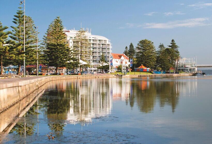 בית מלון כפרי Oaks The Entrance Waterfront Suites