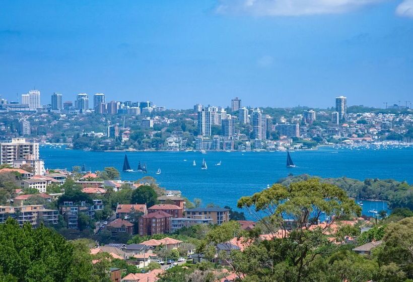 בית מלון כפרי Park Regis Concierge Apartments