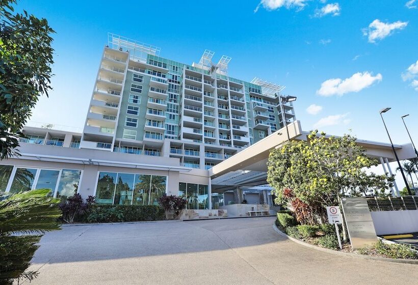 Отель Pelican Waters Golf Resort