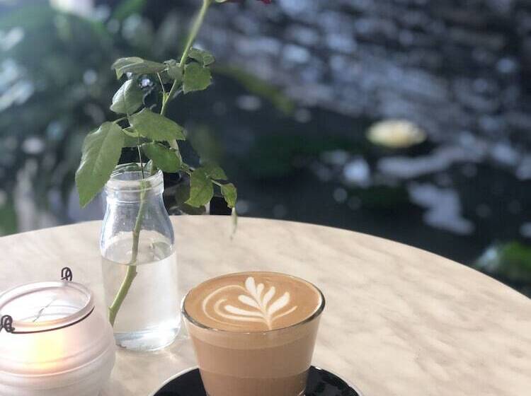 هتل Pelican Waters Golf Resort