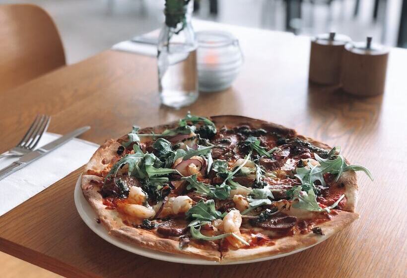 هتل Pelican Waters Golf Resort