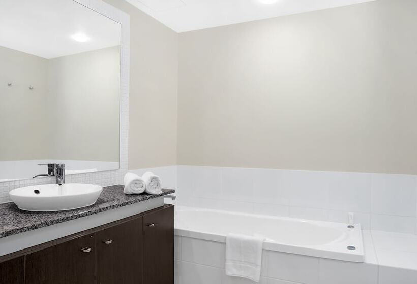 Отель Pelican Waters Golf Resort