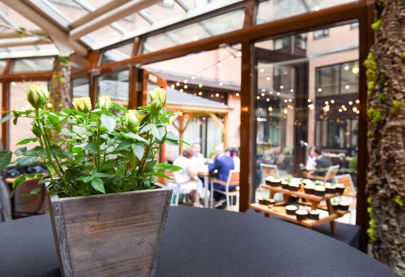 בית מלון כפרי Pendulum