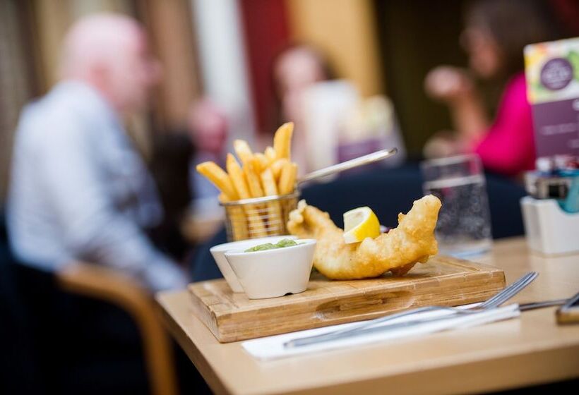 בית מלון כפרי Pendulum