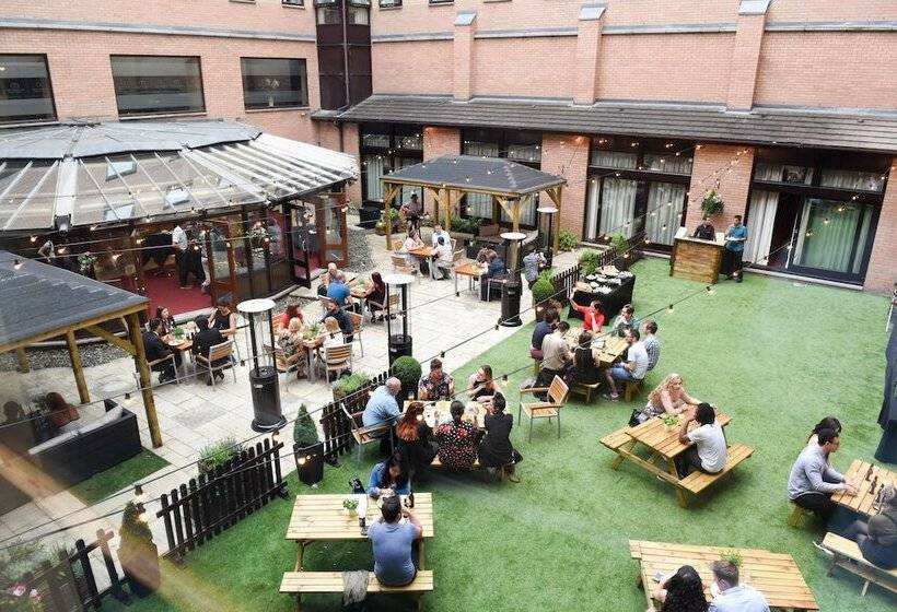 בית מלון כפרי Pendulum